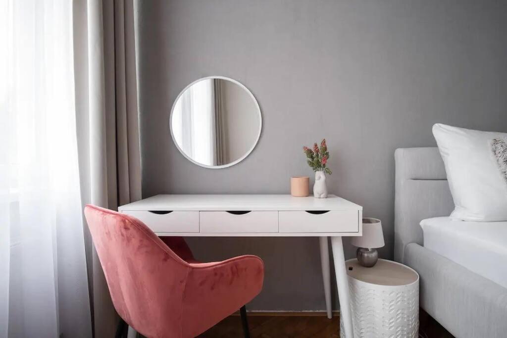 Helen Homestay Prague Palmovka エクステリア 写真