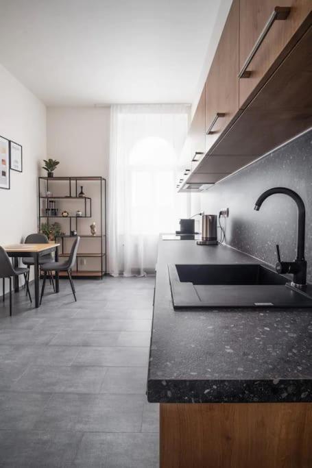 Helen Homestay Prague Palmovka エクステリア 写真
