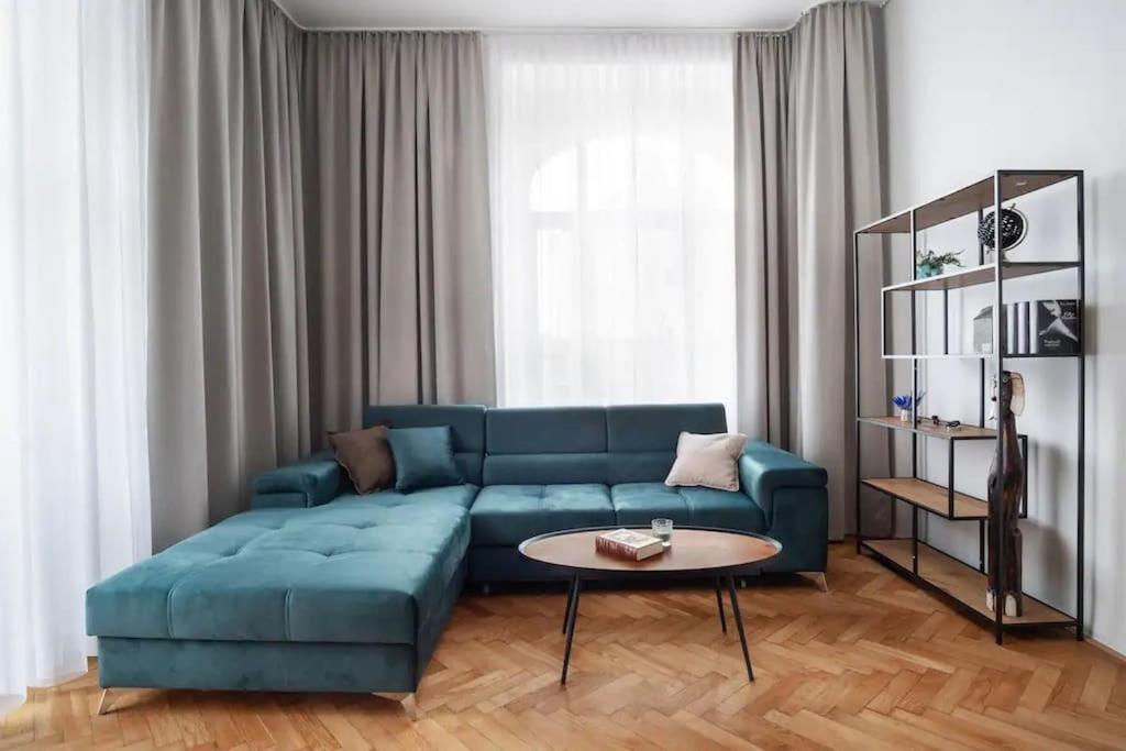 Helen Homestay Prague Palmovka エクステリア 写真