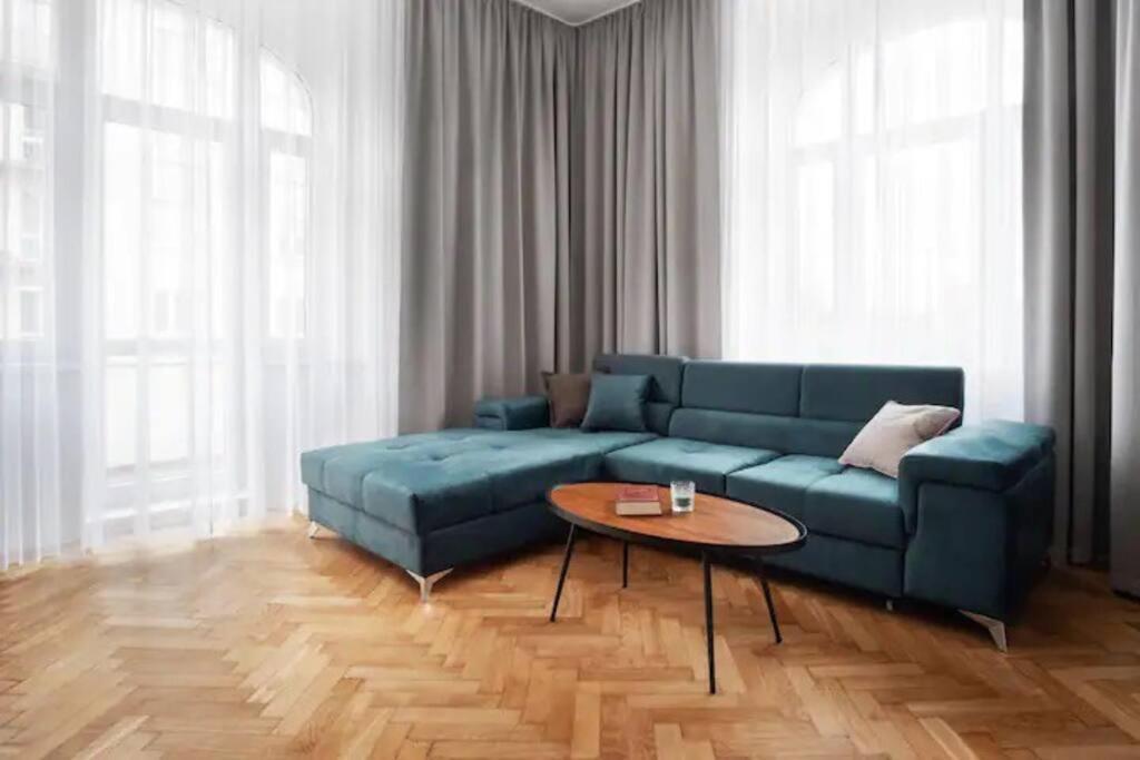 Helen Homestay Prague Palmovka エクステリア 写真