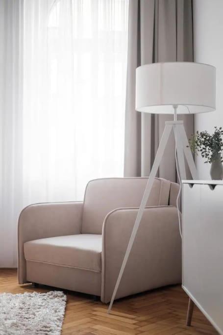 Helen Homestay Prague Palmovka エクステリア 写真